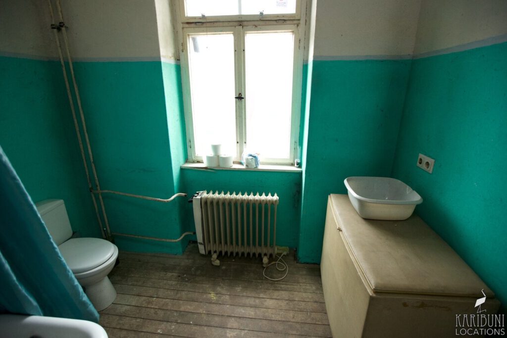 Badezimmer Mediterranean | KARIBUNI