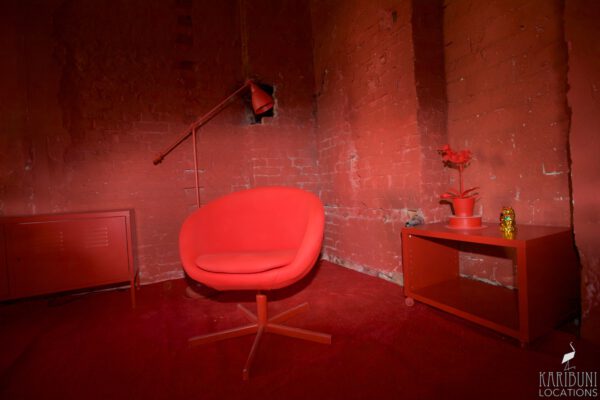 Red Corner - Roter Sessel