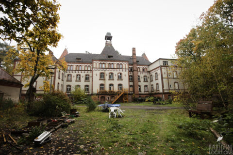 Außenansicht der ehemaligen Polizeischule Biesenthal